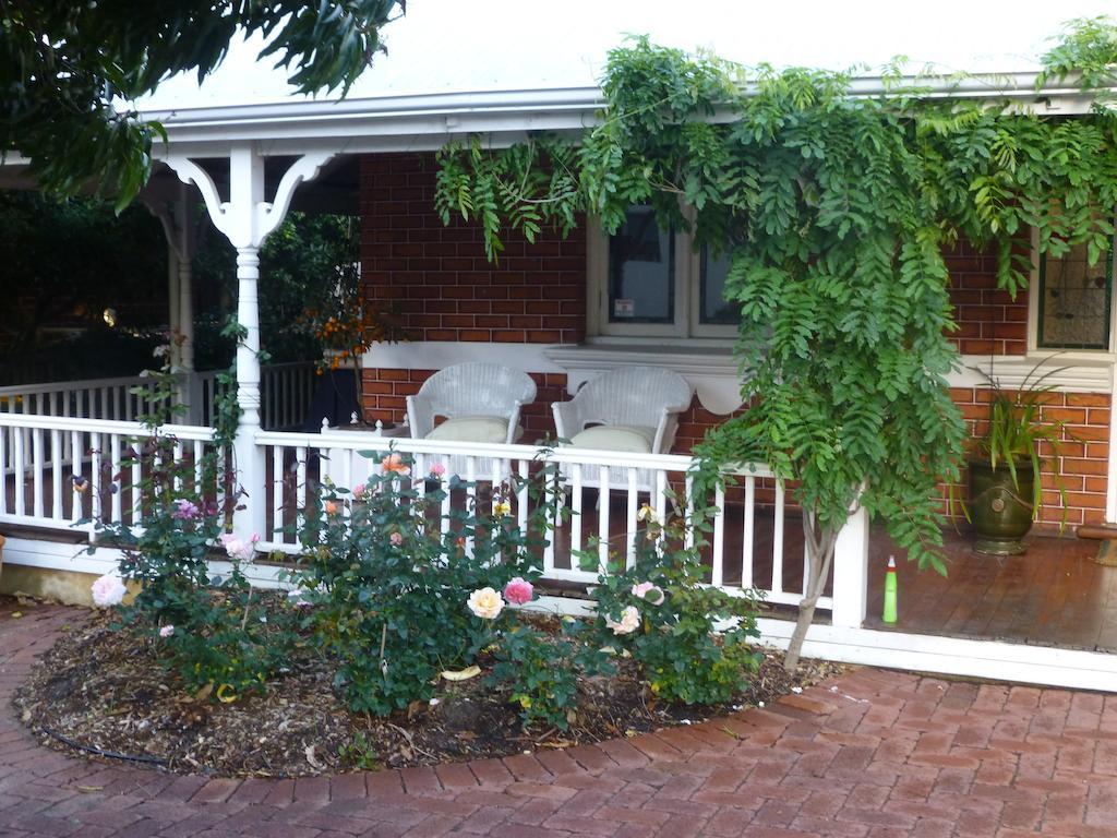 بيرث Lakeside Bed & Breakfast المظهر الخارجي الصورة